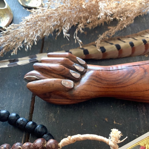 19TH CENTURY SOLID CARVED ROSEWOOD MANO FIGAS FIST PENDANT - Picture 4 of 10